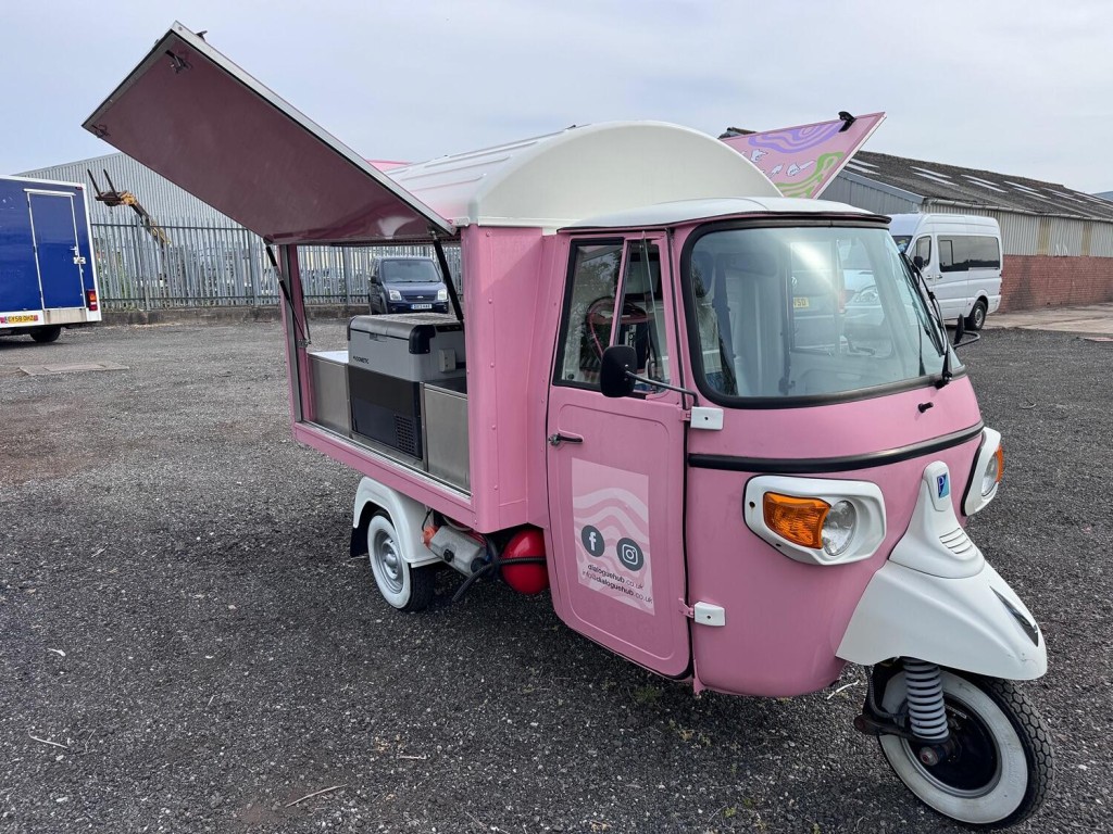 PIAGGIO APE Tuk Tuk. Coffee Van. 400 Classic. Food Truck. Mobile Business. 2018