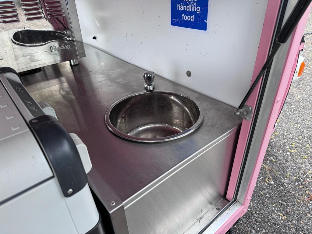 PIAGGIO APE Tuk Tuk. Coffee Van. 400 Classic. Food Truck. Mobile Business. 2018