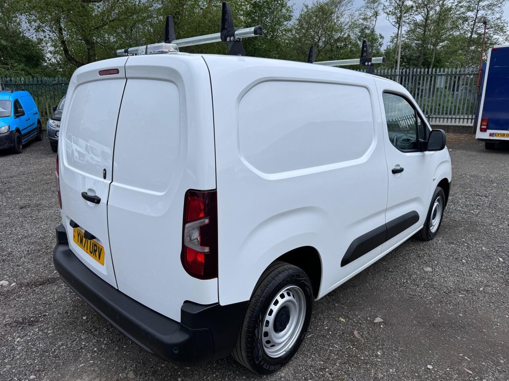 VAUXHALL COMBO 1.5 Turbo D 2000 Dynamic 100hp  DAB. AC. Cruise. 2022