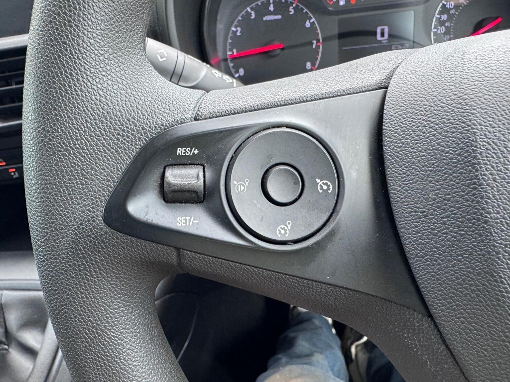 VAUXHALL COMBO 1.5 Turbo D 2000 Dynamic 100hp  DAB. AC. Cruise. 2022
