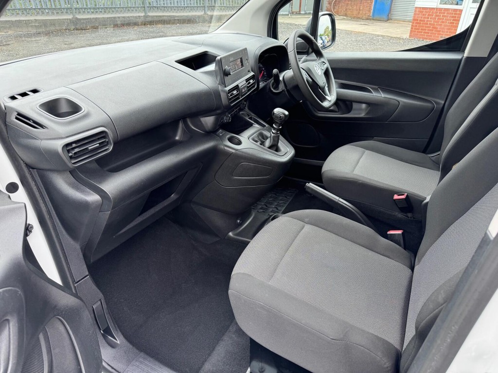 VAUXHALL COMBO 1.5 Turbo D 2000 Dynamic 100hp  DAB. AC. Cruise. 2022