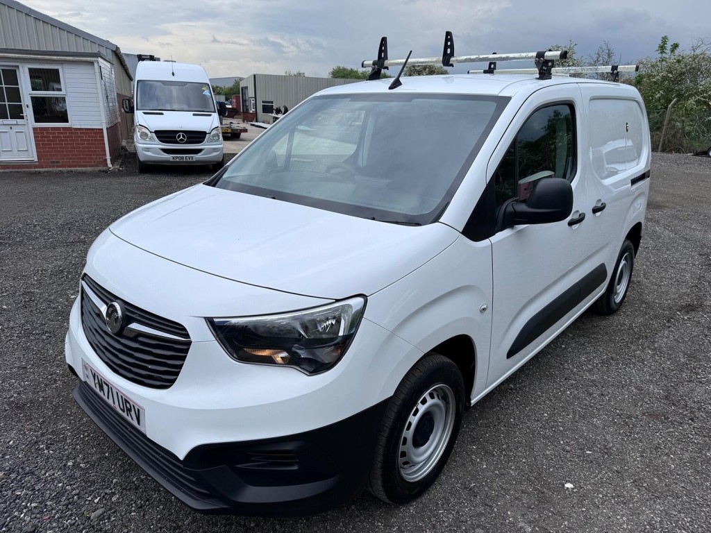 VAUXHALL COMBO 1.5 Turbo D 2000 Dynamic 100hp  DAB. AC. Cruise. 2022