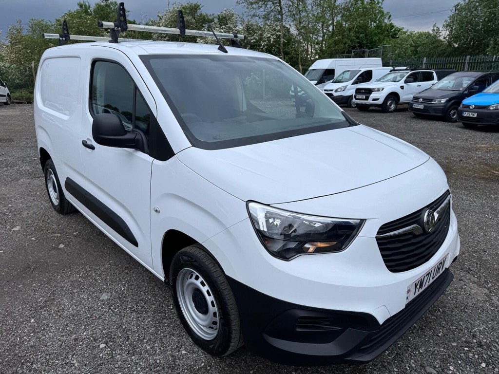 VAUXHALL COMBO 1.5 Turbo D 2000 Dynamic 100hp  DAB. AC. Cruise. 2022