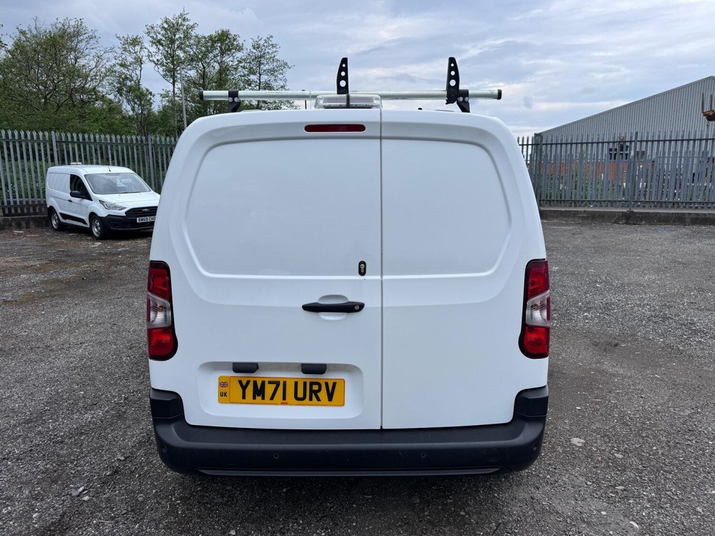 VAUXHALL COMBO 1.5 Turbo D 2000 Dynamic 100hp  DAB. AC. Cruise. 2022