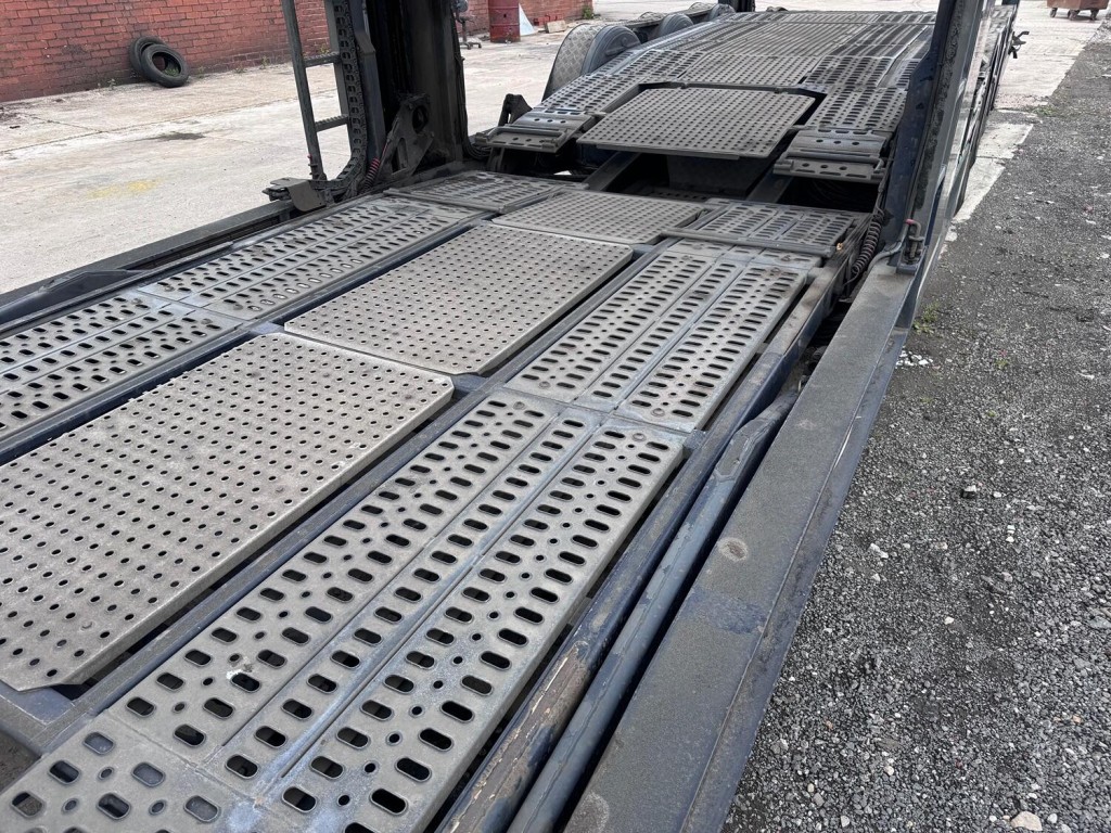 SCANIA P SERIES P420 Transporter Engineering EVO 11/12 Car Transporter. 2013