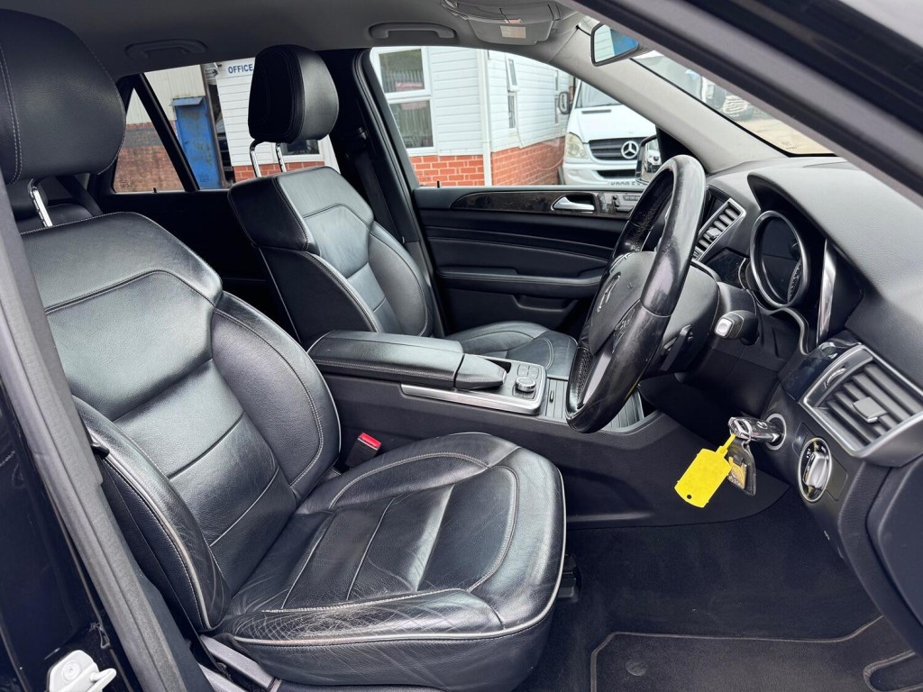 MERCEDES-BENZ M CLASS 3.0 ML350 V6 BlueTEC Sport. AMG Pack. Leather. Nav. Cruise. Camera. £224.71x 48 Months on Finance. 2012