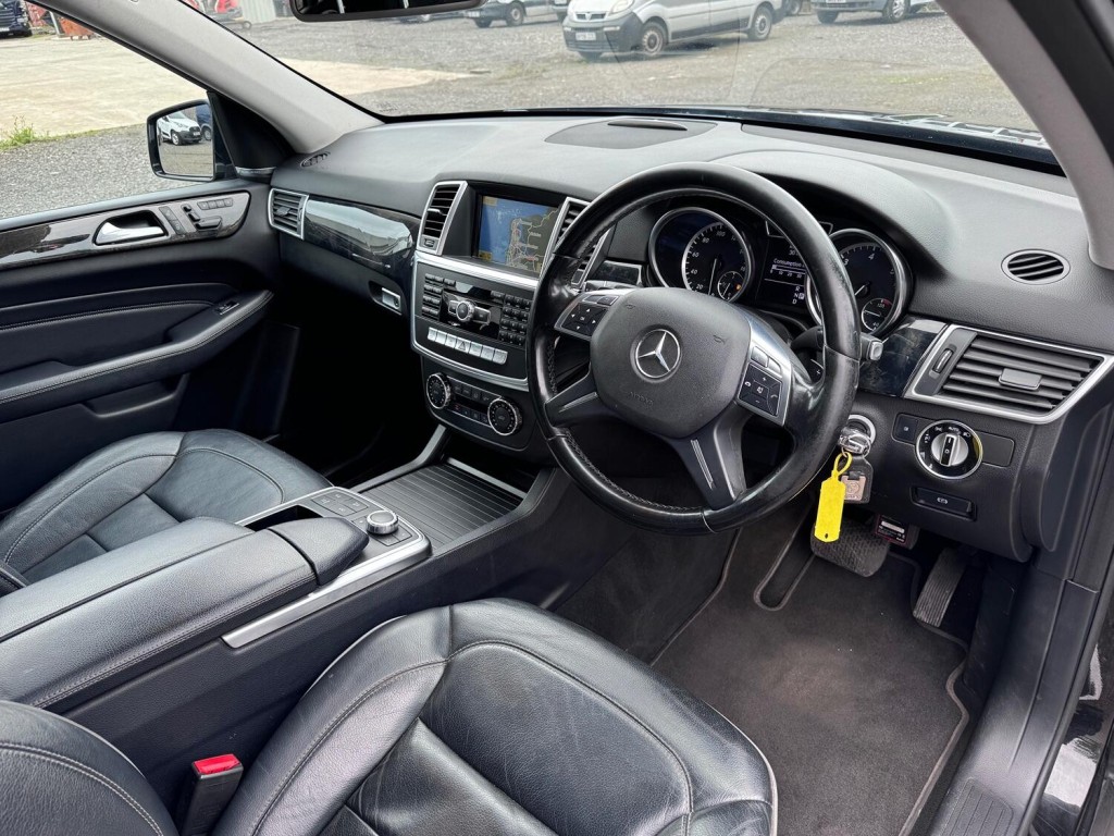 MERCEDES-BENZ M CLASS 3.0 ML350 V6 BlueTEC Sport. AMG Pack. Leather. Nav. Cruise. Camera. £224.71x 48 Months on Finance. 2012