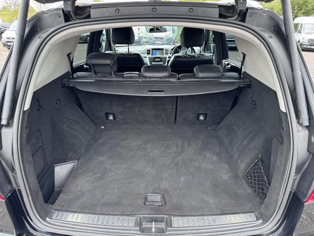 MERCEDES-BENZ M CLASS 3.0 ML350 V6 BlueTEC Sport. AMG Pack. Leather. Nav. Cruise. Camera. £224.71x 48 Months on Finance. 2012