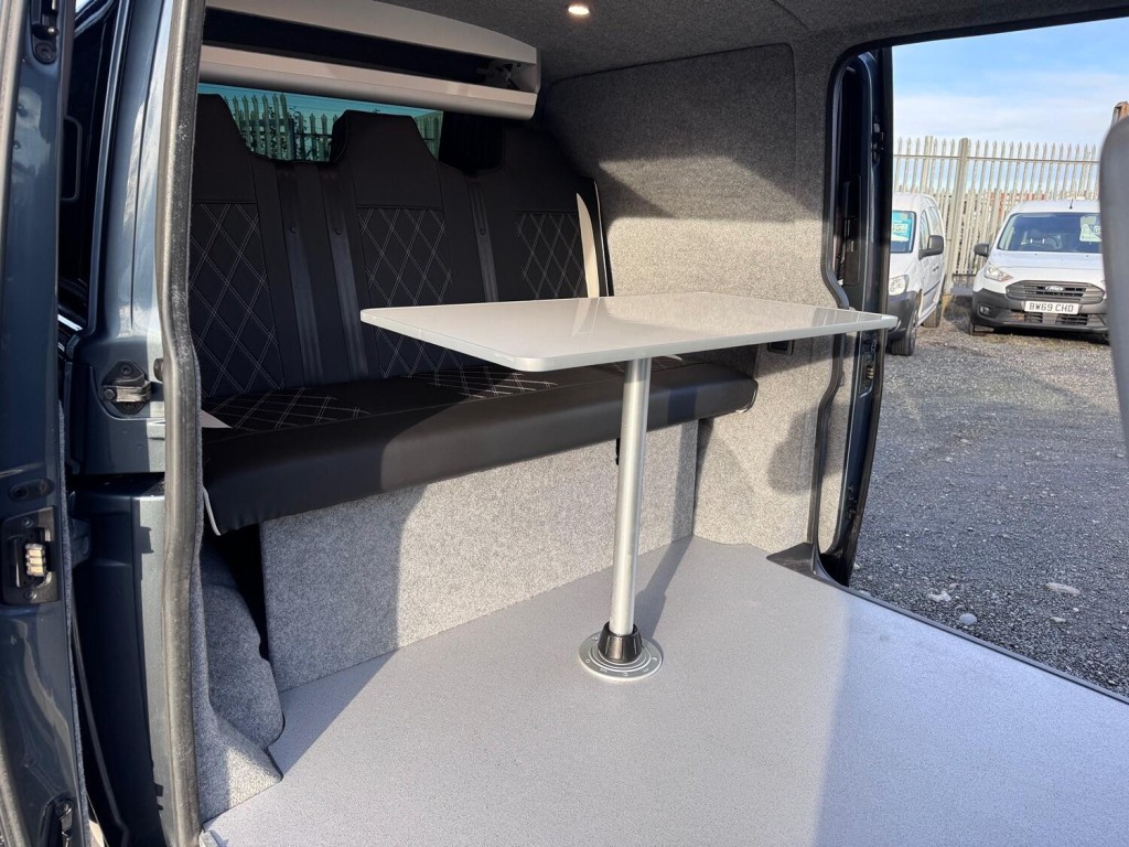 VOLKSWAGEN TRANSPORTER 2.5 TDi Day Van. Campervan. R&R Bed. Electrics. Insulated. 6Speed. 174BHP 2007