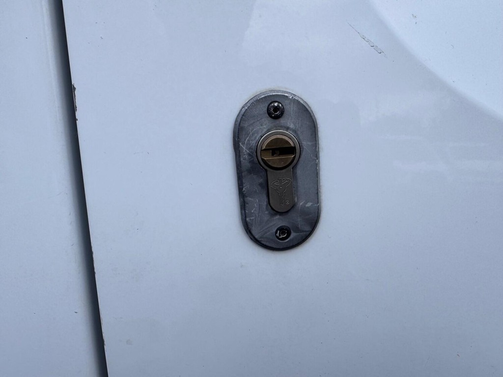 MERCEDES-BENZ SPRINTER 316 MWB RWD Power Van. On Board Compressor + Generator. £347.25 Per Month 2020