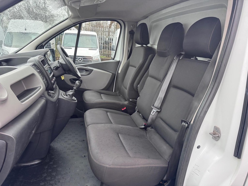 RENAULT TRAFIC 1.6 SL27 dCi 115 Business+. NO VAT. 17