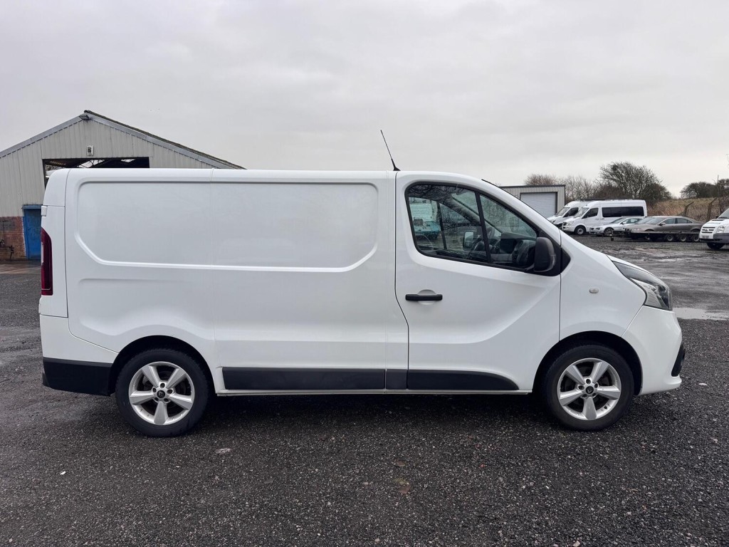RENAULT TRAFIC 1.6 SL27 dCi 115 Business+. NO VAT. 17