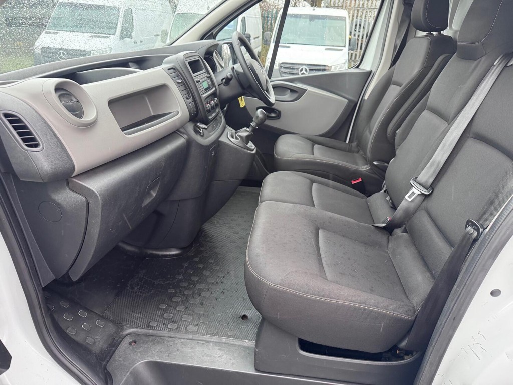 RENAULT TRAFIC 1.6 SL27 dCi 115 Business+. NO VAT. 17