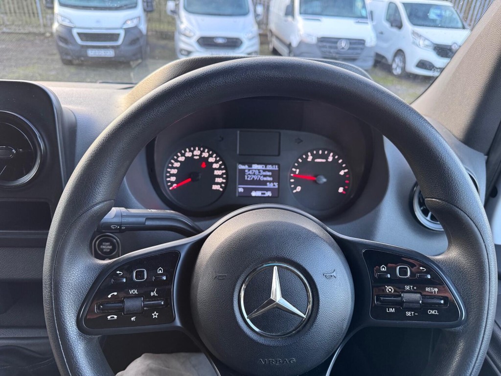 MERCEDES-BENZ SPRINTER 2.1 316 CDI LWB Panel Van. FSH. Roof Rack. Appleplay. 2019