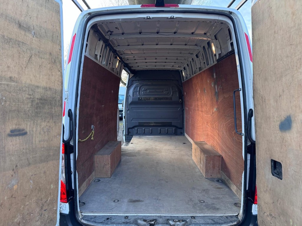 MERCEDES-BENZ SPRINTER 2.1 316 CDI LWB Panel Van. FSH. Roof Rack. Appleplay. 2019