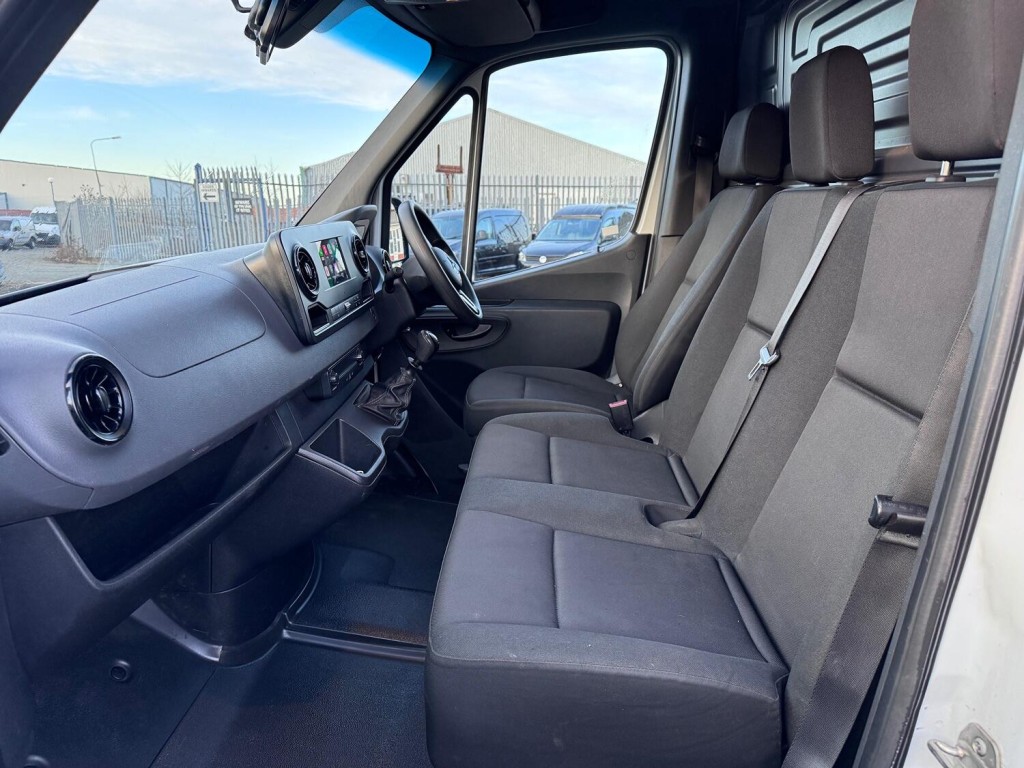 MERCEDES-BENZ SPRINTER 2.1 316 CDI LWB Panel Van. FSH. Roof Rack. Appleplay. 2019