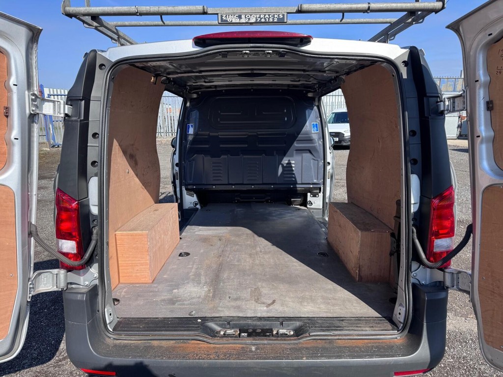 MERCEDES-BENZ VITO 1.7 114 CDI Progressive. Aircon. Cruise. Reverse Cam. FMBSH. 2021