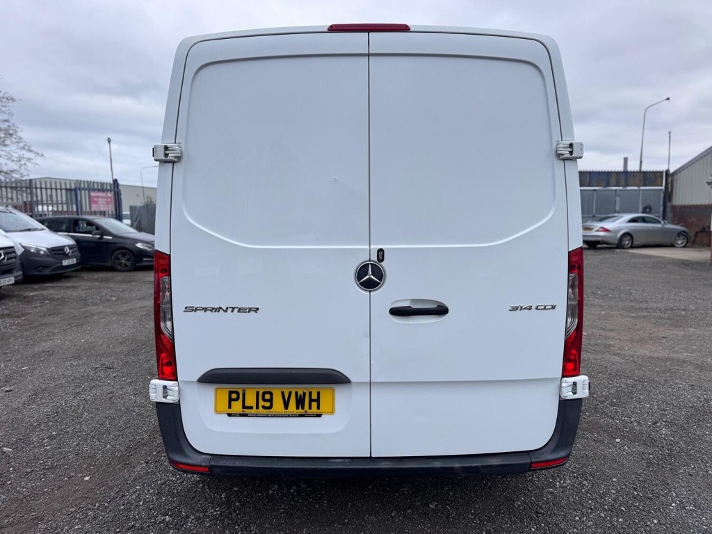 MERCEDES-BENZ SPRINTER 2.1 314 CDI MWB Low Roof Panel Van. Only 60566 Miles. FMBSH.  Appleplay.  NO VAT 2019