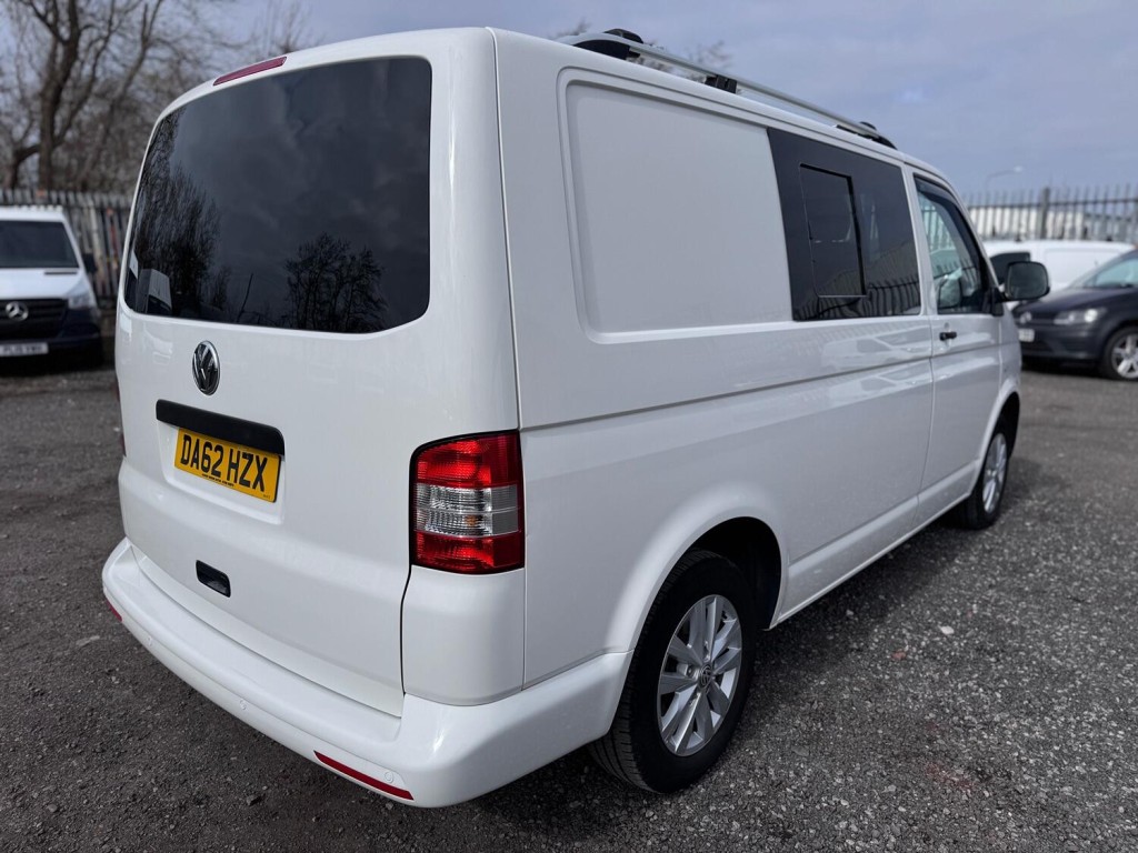 VOLKSWAGEN T5 T28 102 TDI CAMPERVAN R&R Bed. Diesel Heater. Dometic Sink & Hob. LG Fridge.  2012