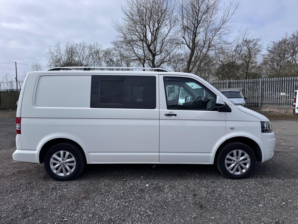 VOLKSWAGEN T5 T28 102 TDI CAMPERVAN R&R Bed. Diesel Heater. Dometic Sink & Hob. LG Fridge.  2012