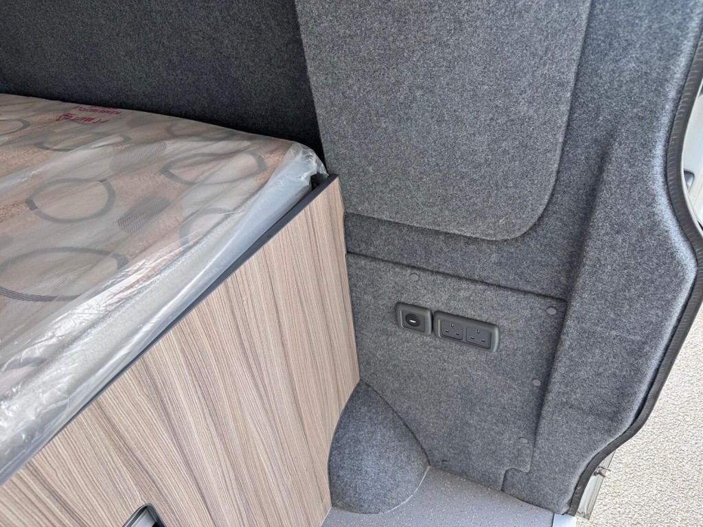 MERCEDES-BENZ SPRINTER 313 CDI MWB Campervan. New Build. Side Pods. Solar. Swivel Seat. Maxifan, Inverter. Mains Hook up.  2014