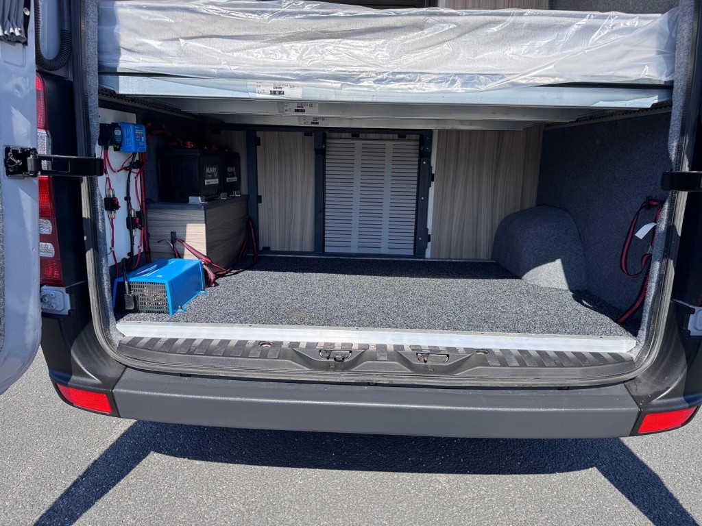 MERCEDES-BENZ SPRINTER MWB Off Grid Campervan. Solar. Heater. Victron. Swivel Seat. Fixed Bed. 2013