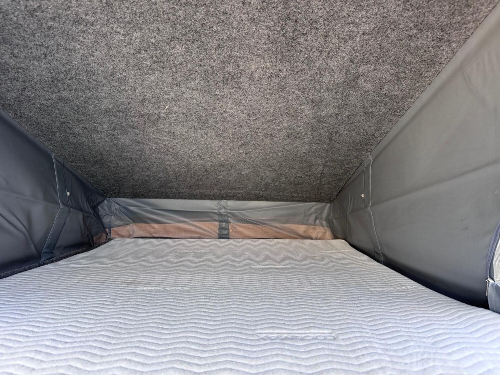 VOLKSWAGEN T5 CAMPER 2.0 TDI T32 Trendline 4Motion Pop Top Campervan Dayvan. 4 Berth. Difflock. Kitcken. RIB Bed. Raspber 2013