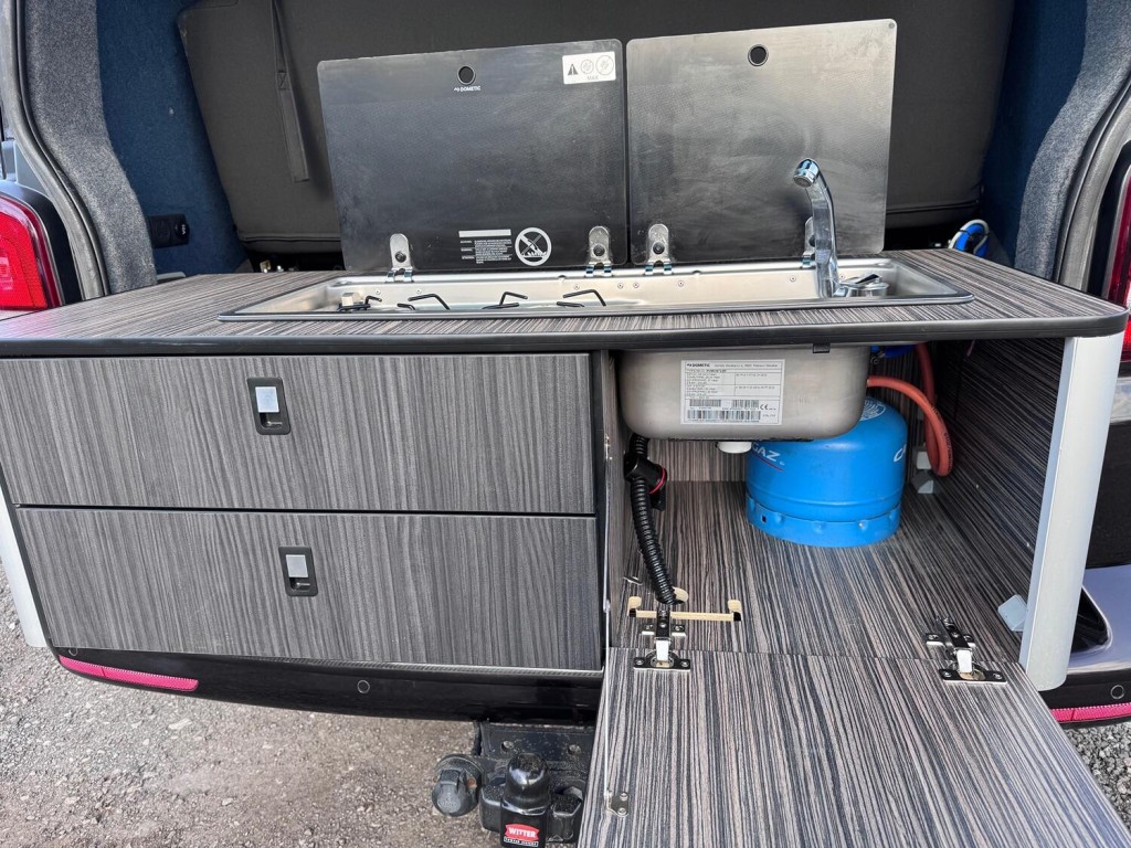 VOLKSWAGEN T5 CAMPER 2.0 TDI T32 Trendline 4Motion Pop Top Campervan Dayvan. 4 Berth. Difflock. Kitcken. RIB Bed. Raspber 2013