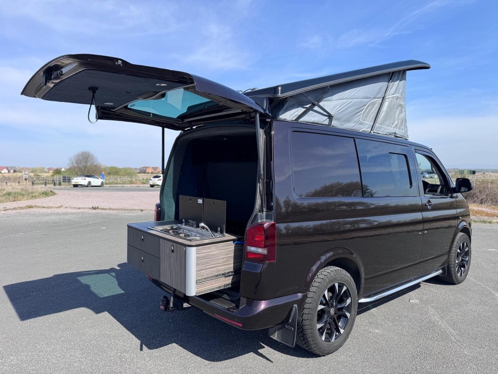 VOLKSWAGEN T5 CAMPER 2.0 TDI T32 Trendline 4Motion Pop Top Campervan Dayvan. 4 Berth. Difflock. Kitcken. RIB Bed. Raspber 2013