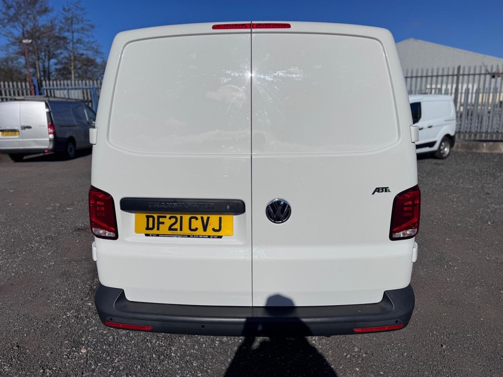 VOLKSWAGEN TRANSPORTER T6.1 T32 E-Transporter. AC. Appleplay. Heated Seats. £196.37 Per Month. 2021