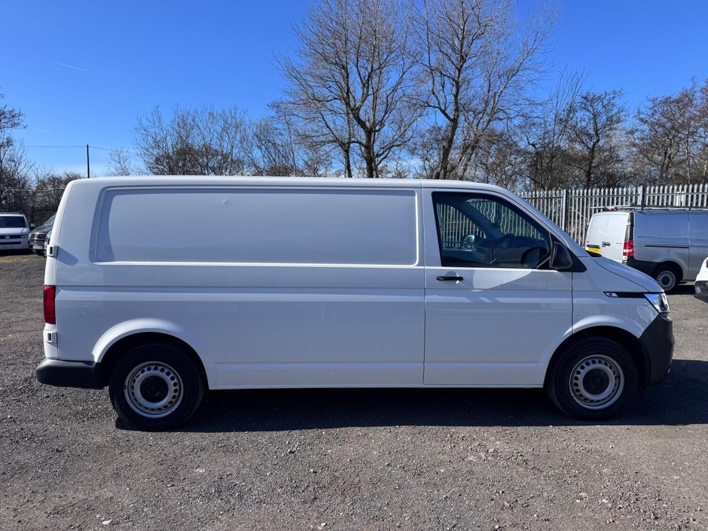 VOLKSWAGEN TRANSPORTER T6.1 T32 E-Transporter. AC. Appleplay. Heated Seats. £196.37 Per Month. 2021