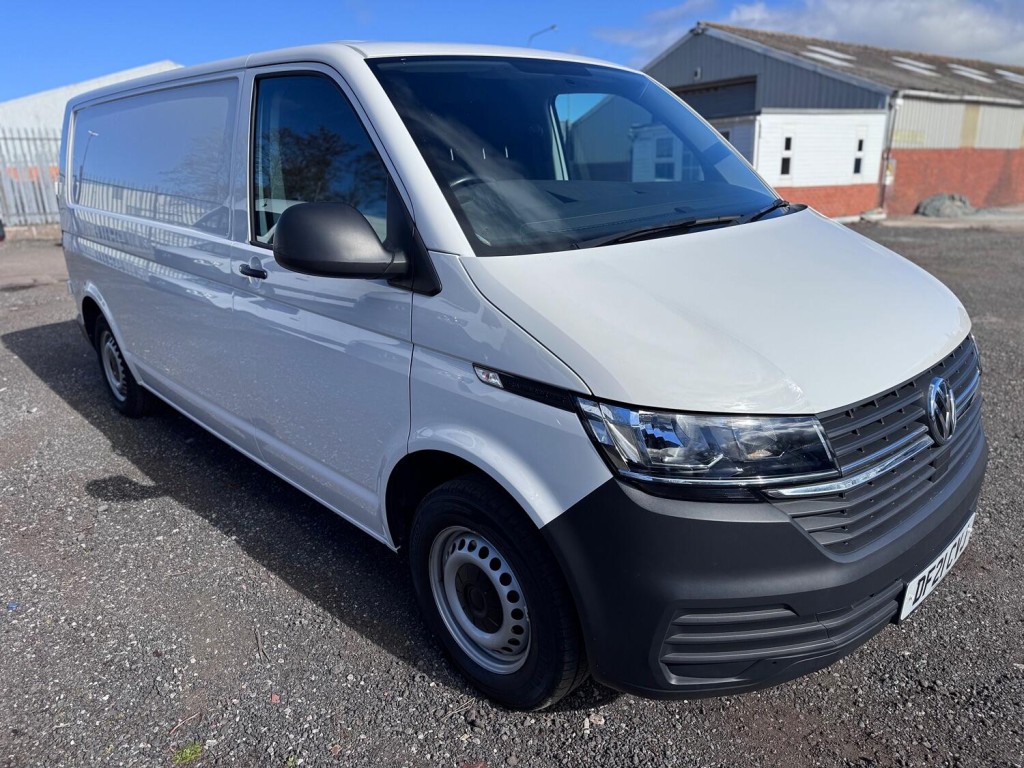 VOLKSWAGEN TRANSPORTER T6.1 T32 E-Transporter. AC. Appleplay. Heated Seats. £196.37 Per Month. 2021