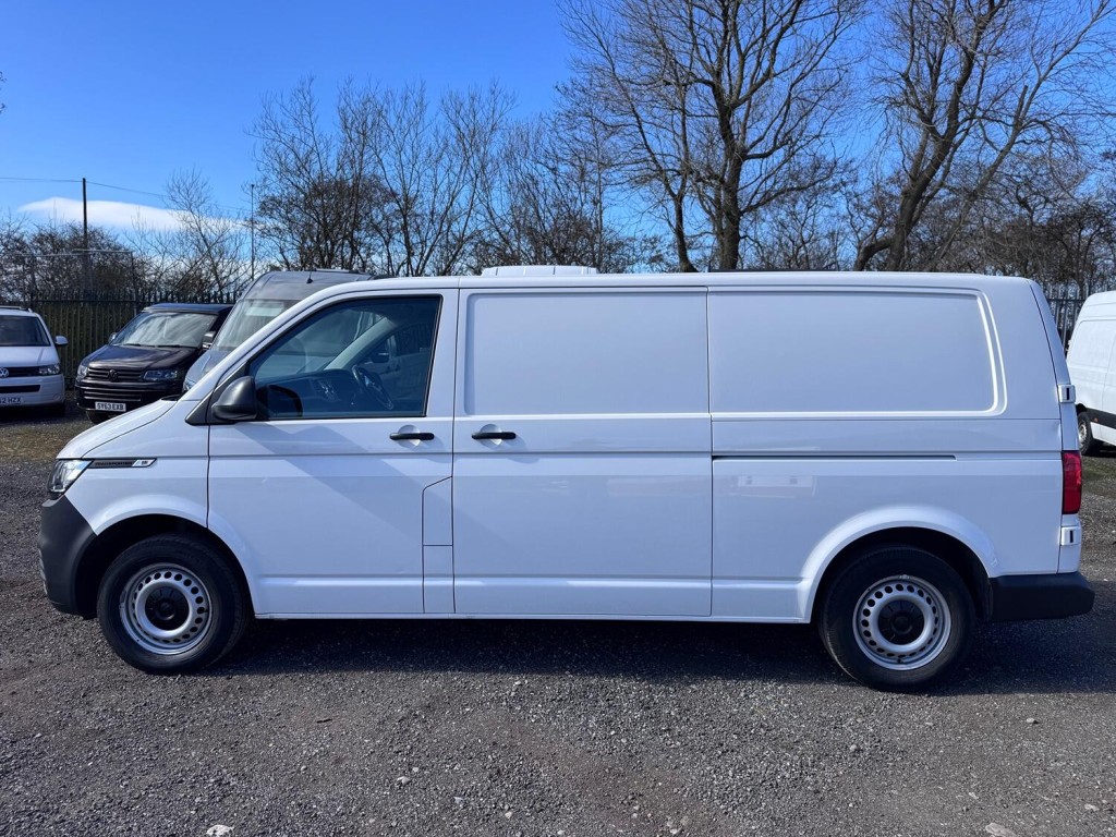 VOLKSWAGEN TRANSPORTER T6.1 T32 E-Transporter. AC. Appleplay. Heated Seats. £196.37 Per Month. 2021