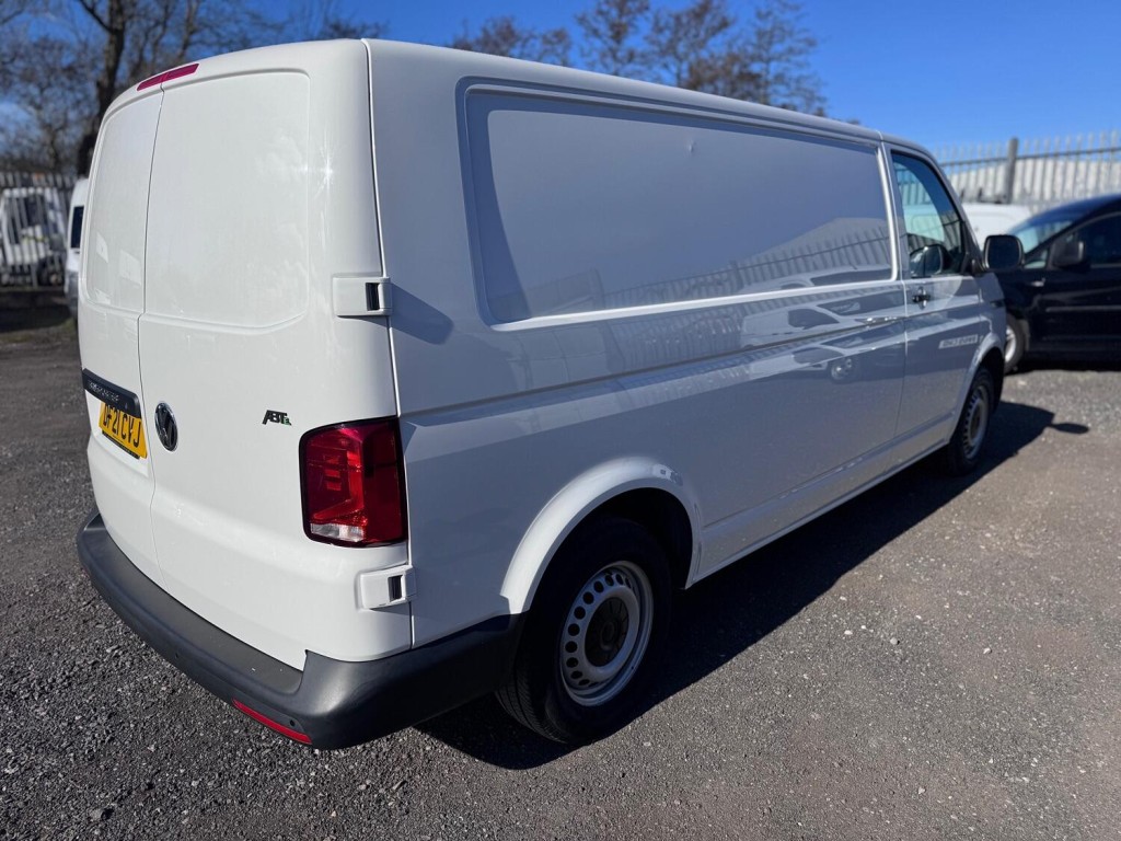 VOLKSWAGEN TRANSPORTER T6.1 T32 E-Transporter. AC. Appleplay. Heated Seats. £196.37 Per Month. 2021