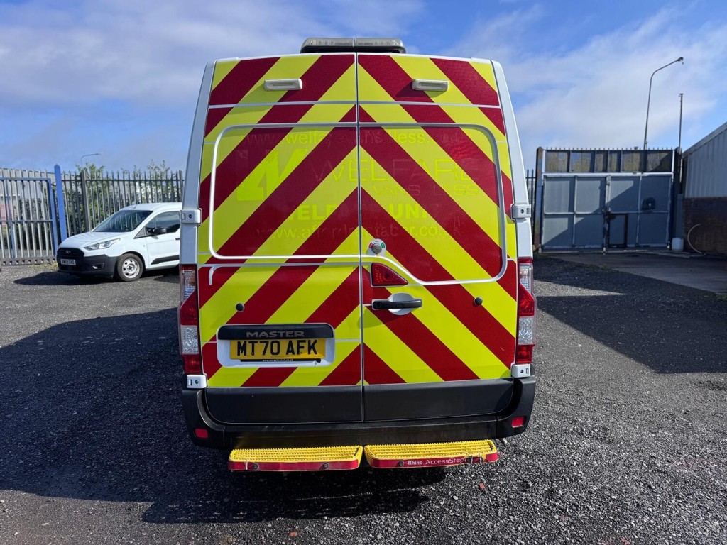RENAULT MASTER 2.3 FWD LM35 dCi 135 Business Welfare Mess Van. Toilet. Heating. Fridge. Solar. LWB 49k  2020