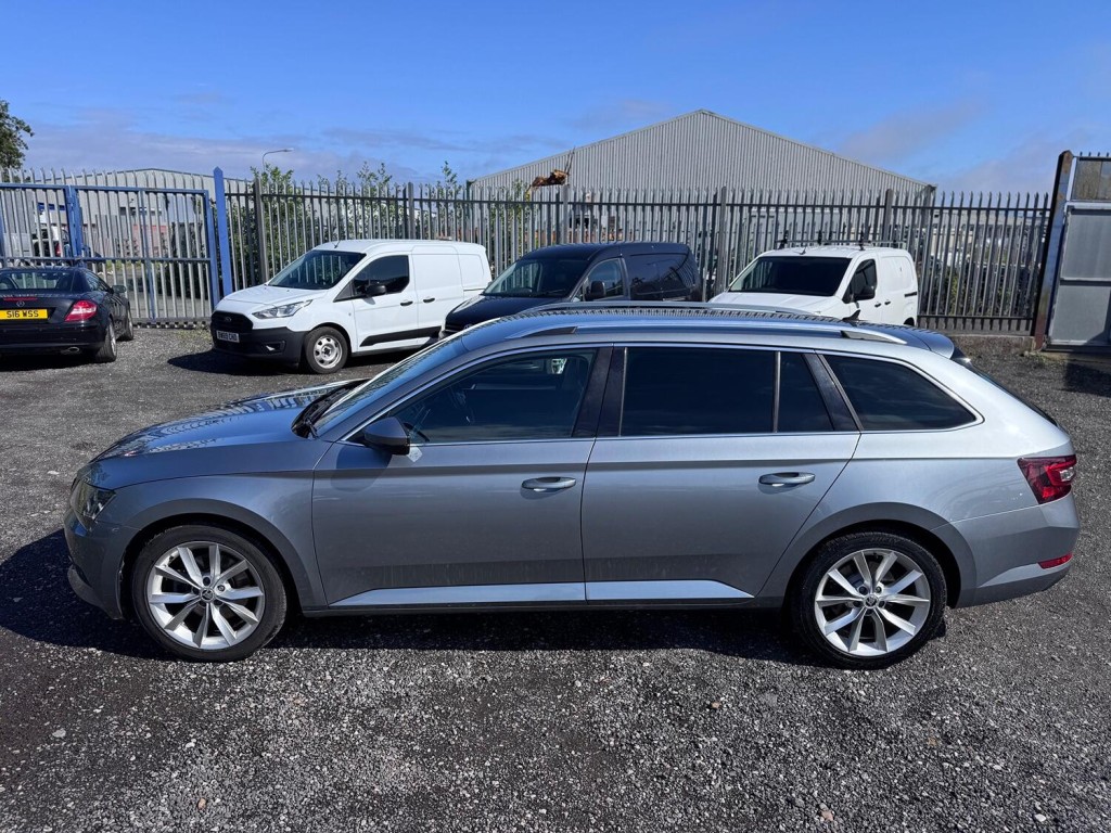 SKODA SUPERB SE L Executive Estate. 2.0 TDI 150. 6sp. Leather. Nav. DAB. 2017
