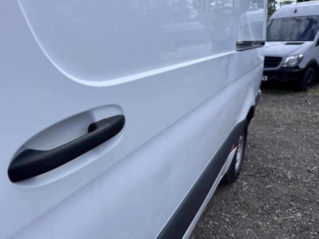 MERCEDES-BENZ SPRINTER 316 MWB On Board Power & Compressor. 110V. FSH. AC.73k 2020