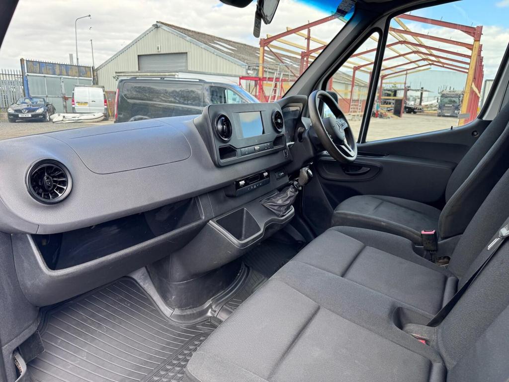 MERCEDES-BENZ SPRINTER 316 MWB On Board Power & Compressor. 110V. FSH. AC.73k 2020