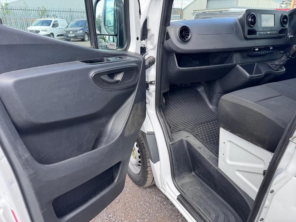 MERCEDES-BENZ SPRINTER 316 MWB On Board Power & Compressor. 110V. FSH. AC.73k 2020