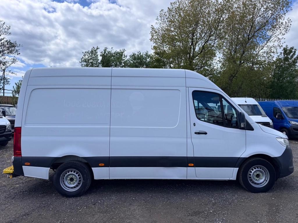 MERCEDES-BENZ SPRINTER 316 MWB On Board Power & Compressor. 110V. FSH. AC.73k 2020