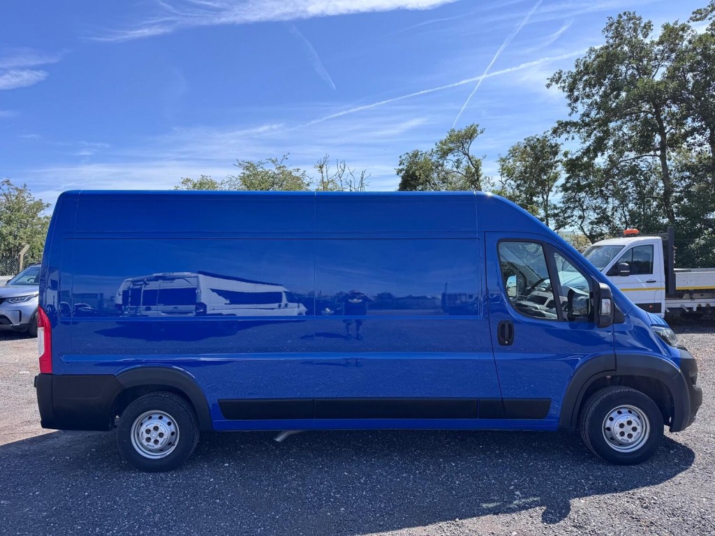 PEUGEOT BOXER Professional 2.0 Blue HDI LWB Van. L3H2. FSH. NAV. AC. Cruise 2019