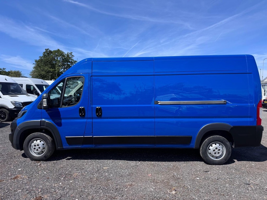 PEUGEOT BOXER Professional 2.0 Blue HDI LWB Van. L3H2. FSH. NAV. AC. Cruise 2019