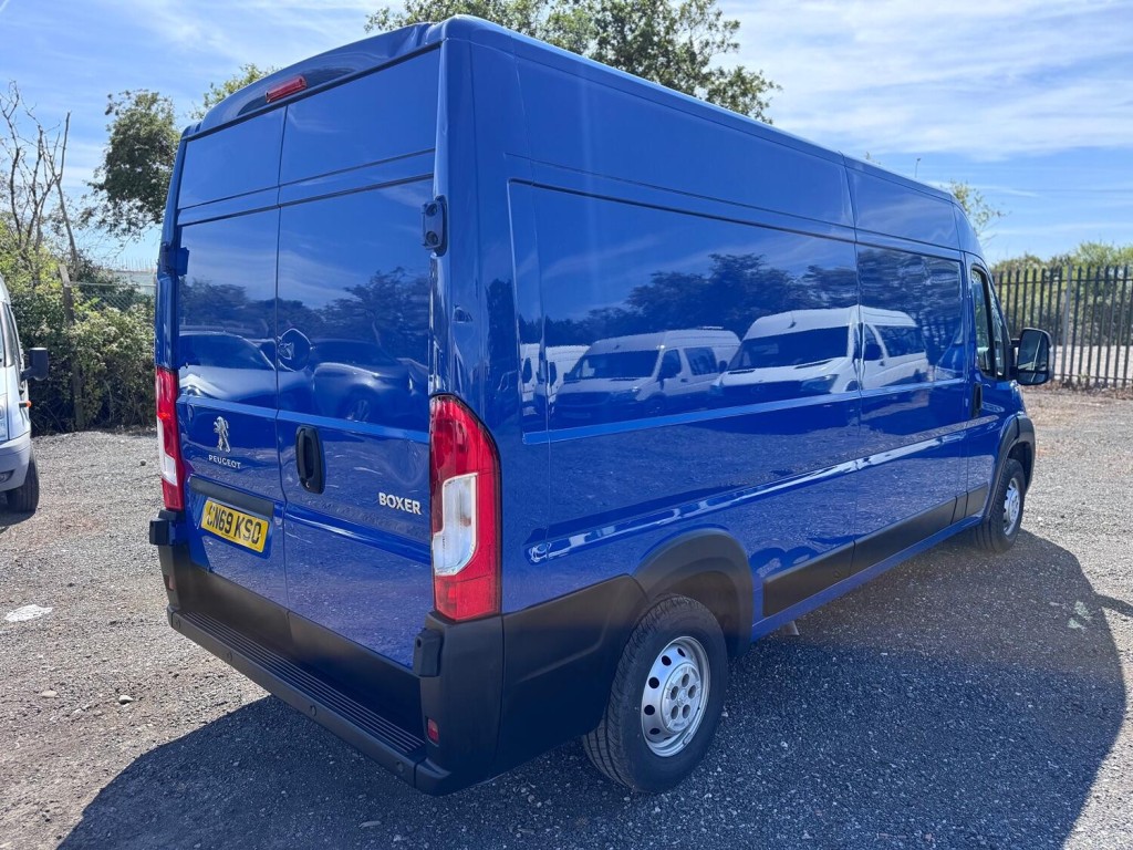 PEUGEOT BOXER Professional 2.0 Blue HDI LWB Van. L3H2. FSH. NAV. AC. Cruise 2019