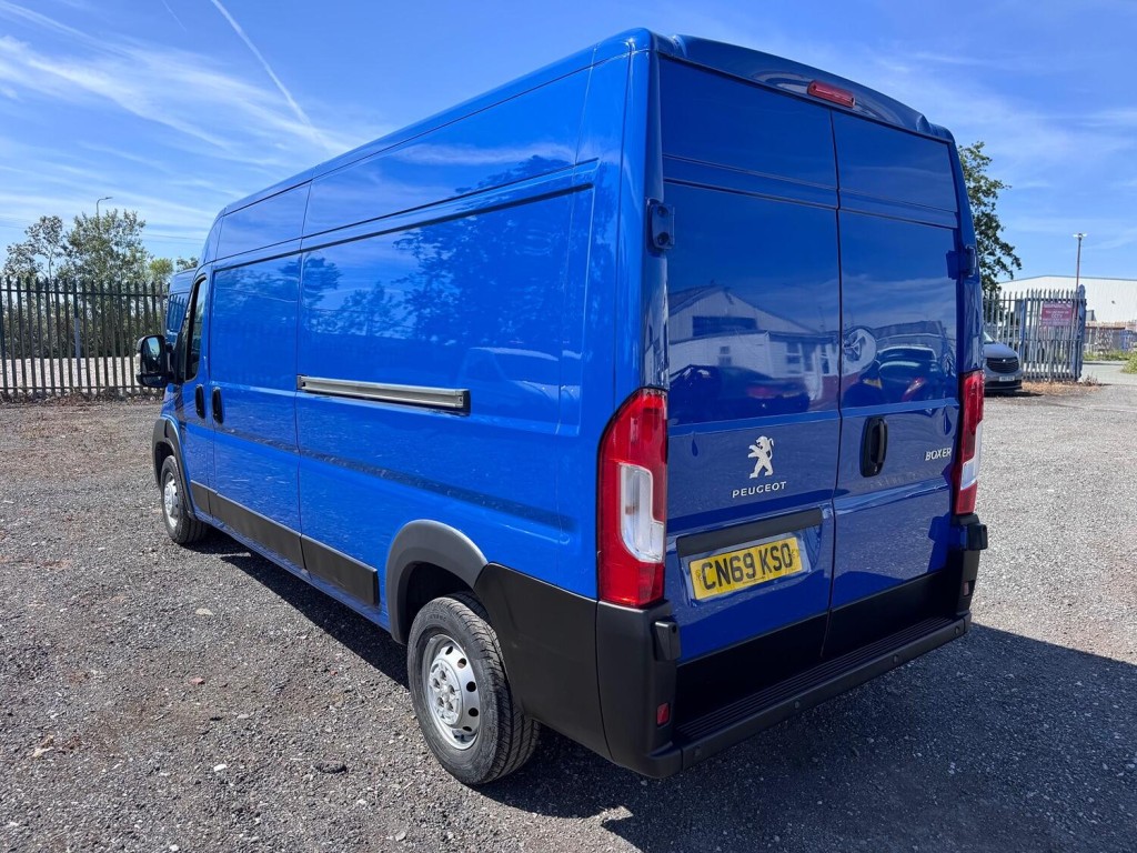 PEUGEOT BOXER Professional 2.0 Blue HDI LWB Van. L3H2. FSH. NAV. AC. Cruise 2019