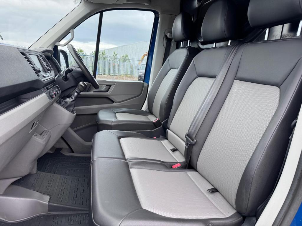 VOLKSWAGEN CRAFTER 2.0 TDI CR30 BlueMotion Tech Trendline. MWB Van. Aircon. Appleplay. Cruise 2018