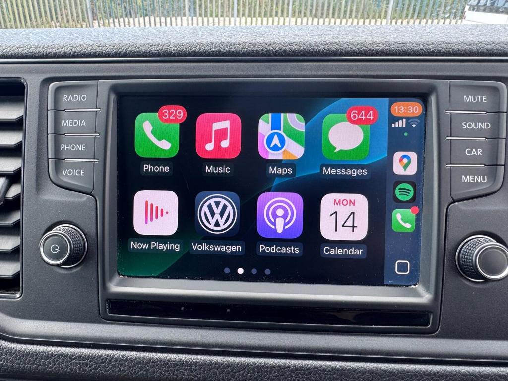 VOLKSWAGEN CRAFTER 2.0 TDI CR30 BlueMotion Tech Trendline. MWB Van. Aircon. Appleplay. Cruise 2018