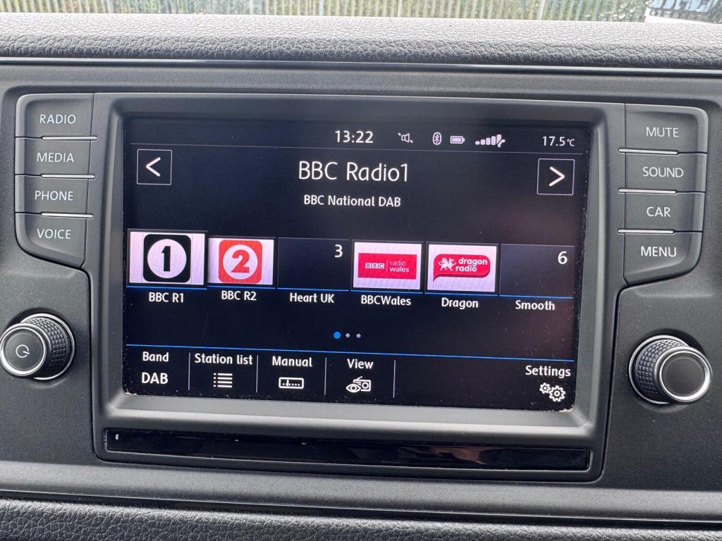 VOLKSWAGEN CRAFTER 2.0 TDI CR30 BlueMotion Tech Trendline. MWB Van. Aircon. Appleplay. Cruise 2018