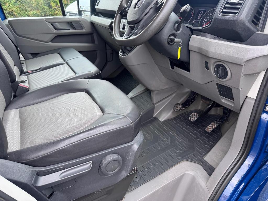 VOLKSWAGEN CRAFTER 2.0 TDI CR30 BlueMotion Tech Trendline. MWB Van. Aircon. Appleplay. Cruise 2018