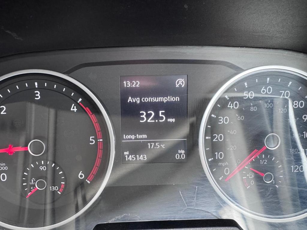 VOLKSWAGEN CRAFTER 2.0 TDI CR30 BlueMotion Tech Trendline. MWB Van. Aircon. Appleplay. Cruise 2018