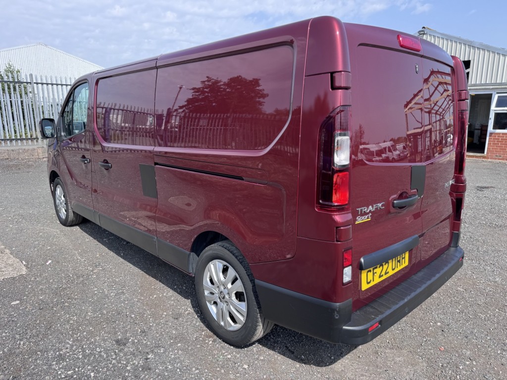 RENAULT TRAFIC 2.0 LL30 Blue dCi 150 Sport Panel Van MY22 2022